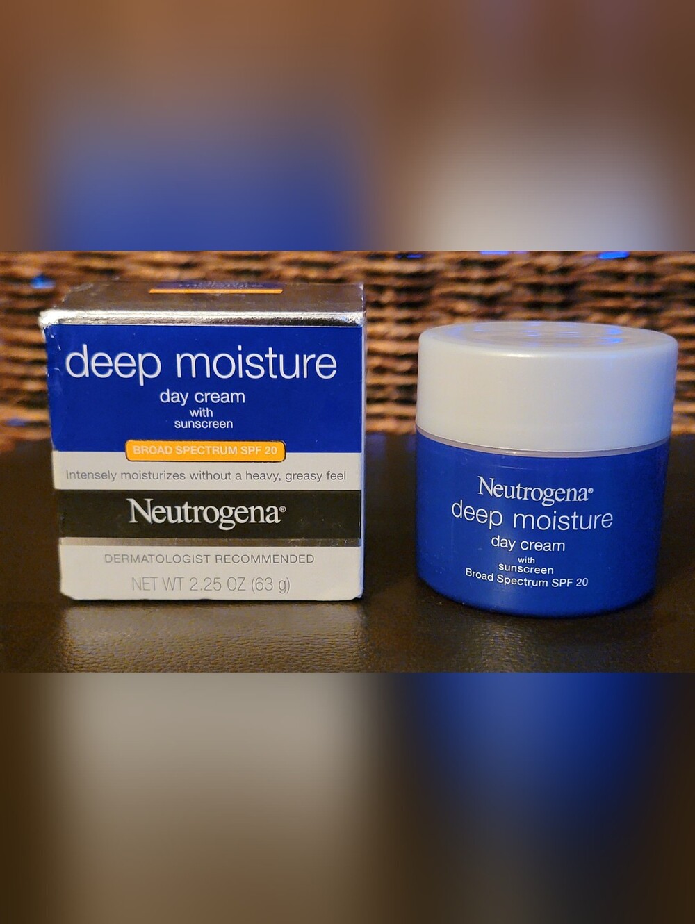NEUTROGENA Deep Moisture Day Cream with Sunscreen Broad Spectrum SPF 20